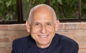 Daniel Amen, psiquiatra de California, alerta sobre 7 hábitos dañinos para  la mente: “cuando dejas de aprender, tu cerebro empieza a morir”
