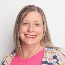 Rebecca Padgett's Instagram, Twitter & Facebook