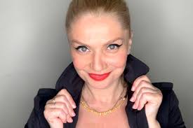 Jan 08, 2021 · acte necesare căsătoriei, în 2021, în cazul minorilor. Cristina Cioran NaÈ™te Prin CezarianÄƒ La 44 De Ani Doamna Doctor MÄƒ SunÄƒ Zilnic Libertatea