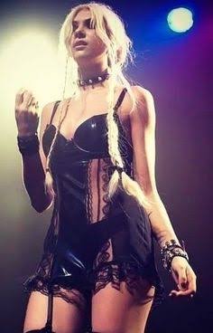 32 Taylor momsen is hot ideas | taylor momsen, taylor, the pretty reckless