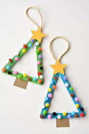 Tannenzapfen mit bunten filzkugeln dekorieren. Weihnachtsdeko Mit Kleinkindern Basteln Christbaumchen Aus Holzstabch Basteln Mit Kleinkindern Weihnachten Basteln Weihnachten Basteln Mit Kindern Weihnachten