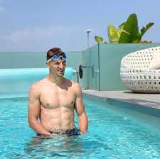 Sie ist besonders widerstandsfähig, unterstützt kabelloses laden und ist in 3 farbvarianten verfügbar. Borussia Dortmund Urlaubsgrusse Von Thomas Meunier Facebook