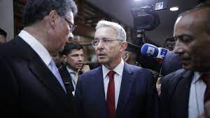 Solamente entre 2002 y 2010, años en los que uribe vélez ejerció la presidencia de colombia, 186 acusaciones se presentaron contra él por la presunta comisión de varias ilegalidades.</p> Medida Aseguramiento Contra Alvaro Uribe Ultima Hora De Orden De Detencion As Colombia