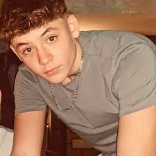 Calum Courtney's Instagram, Twitter & Facebook