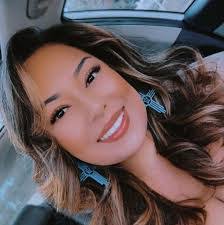 Renee Olivas's Instagram, Twitter & Facebook