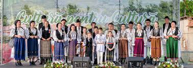 Comuna ciugud este situată în podişul secaşelor, pe stânga văii mureşului, vizavi de confluenţa cu râul ampoi. PrimÄƒria Comunei Ciugud