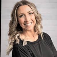 Cassie Meredith's Instagram, Twitter & Facebook