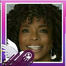 Ella Rawlings's Instagram, Twitter & Facebook