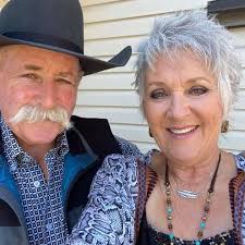 Horse coughs immediately into exercise, what to do?