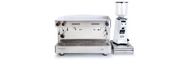 High volume coffee environments demand that a barista can work fast and efficiently to produce drinks during busiest periods of the day. Leasing