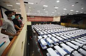 Jabatan kesihatan negeri kelantan mengingatkan penduduk agar tidak leka sebaliknya terus mematuhi perintah kawalan pergerakan (pkp) dan penjagaan kesihatan diri. Opwsosh9fsvmnm