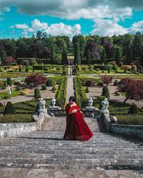 The Ultimate Drummond Castle Gardens Outlander Location Guide To Versailles Outlander Locations Castle Garden Outlander