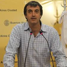 El ministro de educación y deportes de la nación, esteban bullrich, encabezó un nuevo encuentro del consejo federal de educación en la provincia de por su parte, manzur agradeció la visita del ministro bullrich y valoró la decisión de reunirse en nuestra provincia en el marco de los festejos. Archivo Esteban Bullrich 2012 6923829147 Cropped Jpg Wikipedia La Enciclopedia Libre