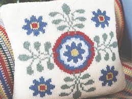 For each block of contrasting color you will use a different length of yarn. How To Knit Intarsia Knitting With Several Colours The Knitting Network