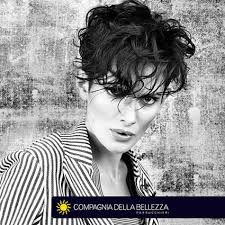 Il taglio capelli uomo che non passa mai di modo è molto classico ma realizzato in modo tale da essere personalizzato. Tagli Capelli Ricci Laura Bondesani