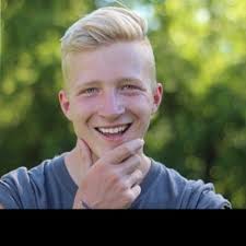 Benjamin Burgess (@B_burgess_44)