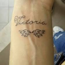 Tatuajes De Iniciales En La Muneca Guatelinda