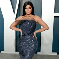 During new york fashion week, jenner attended the prabal gurung spring show dressed in, you guessed it, prabal gurung. Kylie Jenner Couldn T Sit In Her Oscars Dress But It Was Worth It E Online