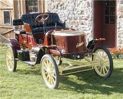 1909 Stanley Steamer Runabout These Car Actually Ran On Steam Rather Than Internal Combustion Vintage Cars Old Classic Cars Antique Cars