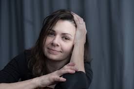 Elaine Rowland's Instagram, Twitter & Facebook