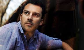 Daniel växte upp i en sekt