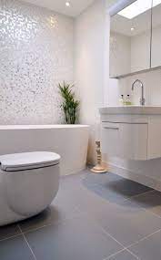 Une jolie salle de bains avec une deco special enfant fera plaisir a vos des chambres denfants pour les filles comme pour les garcons voir plus. 17 Idees De Salles De Bains Modernes Et Tendance Idee Salle De Bain Decoration Salle De Bain Salle De Bains Chics