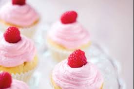 Recette De Cupcake Chocolat Blanc A La Framboise Facile Et Rapide Recette Recette Cupcake Cupcake Chocolat Recette Cupcake Chocolat