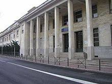 Un groupe d'individus masqués et armés de bâtons a pris d'assaut la faculté de droit de montpellier dans la nuit de jeudi à vendredi. Montpellier 2 University Wikipedia