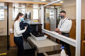 Vanaf dinsdag 1 december geldt een mondkapjesplicht in publieke ruimtes, en daarmee rijst de vraag: Vanaf 1 December Mondkapjes Ook Verplicht In Publieke Ruimten Gerechtsgebouwen