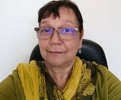 Denise Zinn's Instagram, Twitter & Facebook