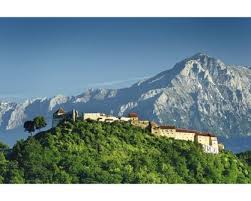 La 50 de kilometri de brasov, in satul sinca veche se afla templul ursitelor. 40 De Lucruri De FÄcut In Brasov Si Sighisoara Sergiu Voicu