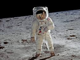 Die fotosynthese ist heute die wichtigste biochemische reaktion des planeten. 50 Jahre Mondlandung Das Erste Foto Auf Dem Mond Und 12 Weitere Fakten