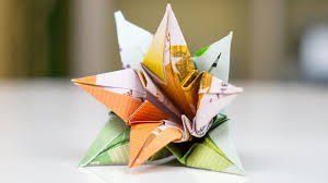 Geldgeschenk Hochzeit Blumen Falten Aus 2 Euro Geldscheinen Origami Anleitung Zum Basteln Eines Originellen Geldges Blumen Falten Geld Falten Blume Geschenke