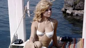A to velmi dobře a vtipně. Bikiny Ktere Proslavila Brigitte Bardot Slavi 74 Let Od Vzniku Jake Celebrity Si Je Oblibily Extra Cz