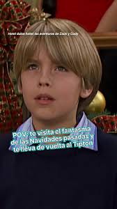 🐟 Pero mira cómo beben los peces en el Tipton 🐟  #LaNavidadEsMejorConDisneyPlus