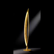 Led Stehlampe In Gold Mit Indirekter Lichtabgabe