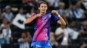 Cristina Burkenroad se retiraría del futbol tras dejar a Rayadas