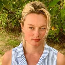 Anna Horn's Instagram, Twitter & Facebook