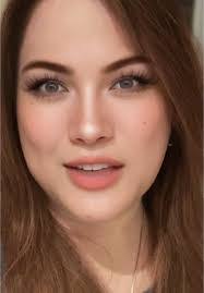 Julie Remus's Instagram, Twitter & Facebook