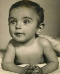 Zsuzsi Freund was born in 1937 in Zrenjanin, Yugoslavia (now Serbia). She  was Jewish, the daughter of Klara and George Freund. Her parents were  Hungarian, and moved back to Budapest when Zsuzsi