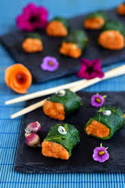 Ricetta veloce a base di mortadella, stracchino, pistacchi, olive taggiasche e semi di papavero. Pappa Sushi Italiano Con Cipolla Egiziana E Bieta Cucina Serena