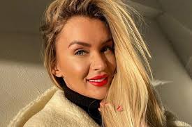 + add or change photo on imdbpro ». Hodi Pamela Lanya Mar 3 Honapos Evolettel Eloszor Allt Kamerak Ele Hazai Sztar Femina