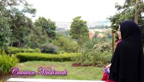Mazhab hanafi menurut pendapat yang paling rajih di kalangan ulama. Kewajiban Menutup Aurat Wanita Dalam Islam