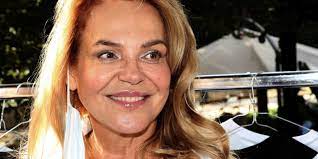 Dagmar havlová se fotila se svojí milovanou boxerkou greace. Dagmar Havlova Jako Malirka Koho A Proc Naposledy Namalovala Spokojenezeny Cz