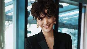 Bergüzar korel ile eşi halit ergenç önceki akşam yakın dostları, menajerleri ayşe barım'ın asmalımescit'teki 50. 8 Wuxc6pponw M