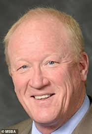 Minnesota teen allowed to pose with a gun across her shoulders in her  senior yearbook photo