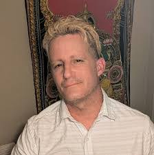 Andrew Lusby's Instagram, Twitter & Facebook