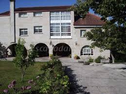 La casa rural vilaboa está rodeada de naturaleza y fue una antigua fábrica de curtidos. Os Areeiros Casa Rural En Vilaboa Pontevedra