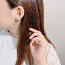 夏にピアスを開けるのはOK？ピアスを開けるベストな季節と方法をご紹介｜BLOOM（ブルーム）公式通販