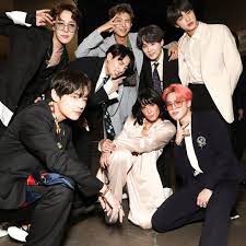 Halsey · song · 2020. Bts S V And Halsey Share The Same Favorite Candle Bts Girl Foto Bts Bts Lockscreen